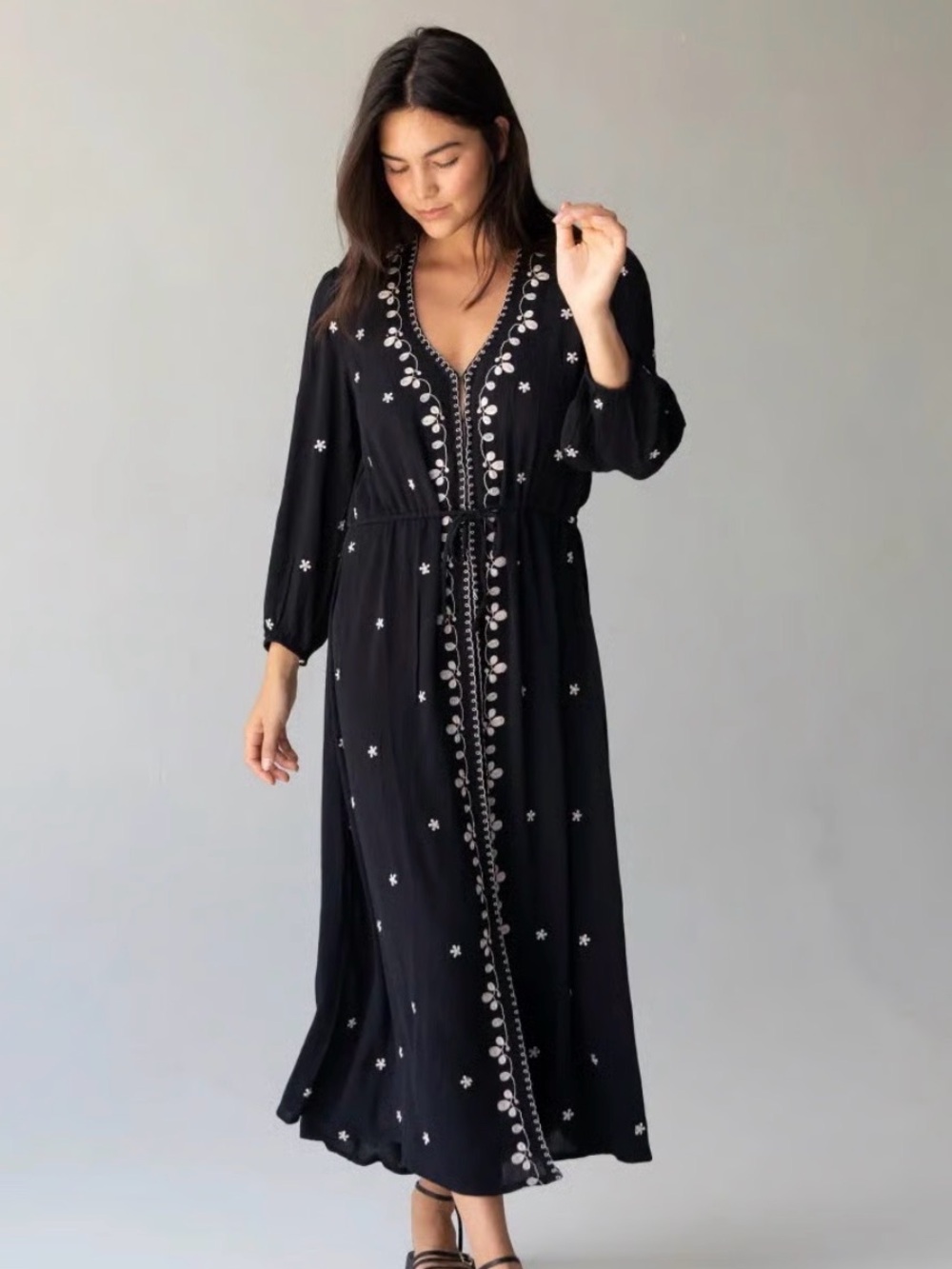 🩷4 for $35 🩷 Natural Life Embroidered Black Kimono with Floral Detail
